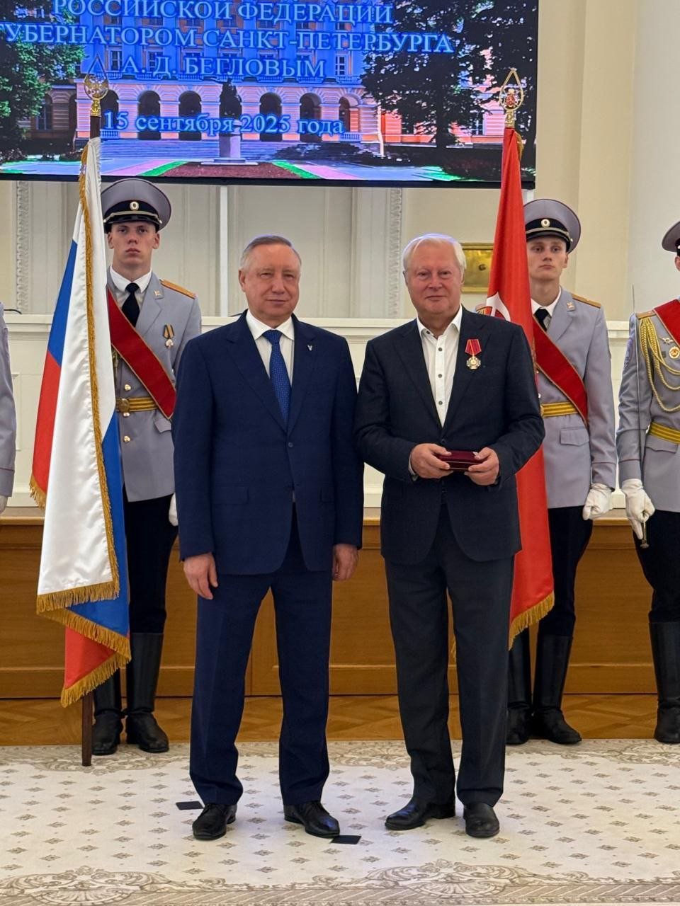 Губернатор Санкт-Петербурга Александр Беглов и генеральный директор театра Юрий Шварцкопф